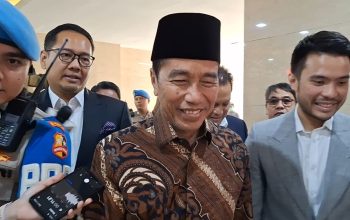 Tanda Tangan Rektor dan Dekan di Ijazah Jokowi Disarankan Diteliti