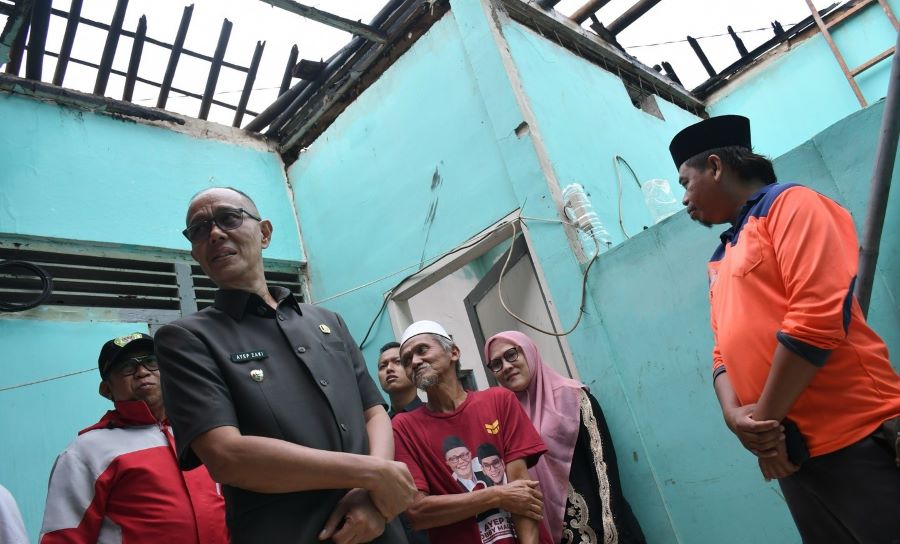 Wali Kota Sukabumi Ayep Zaki Tinjau Lokasi Kebakaran di Kelurahan Gedongpanjang