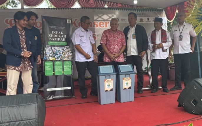 Komunitas Peduli Sampah IISIP Jakarta Luncurkan Infak Sedekah Sampah Di Pagelaran Seni Budaya Betawi