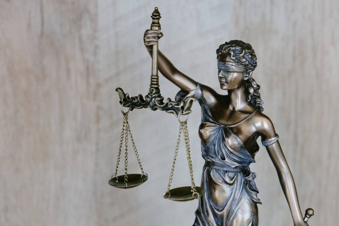 The World Disorder, Pemimpin Diimbau Tempatkan Diri di Atas Hukum dan Rakyat