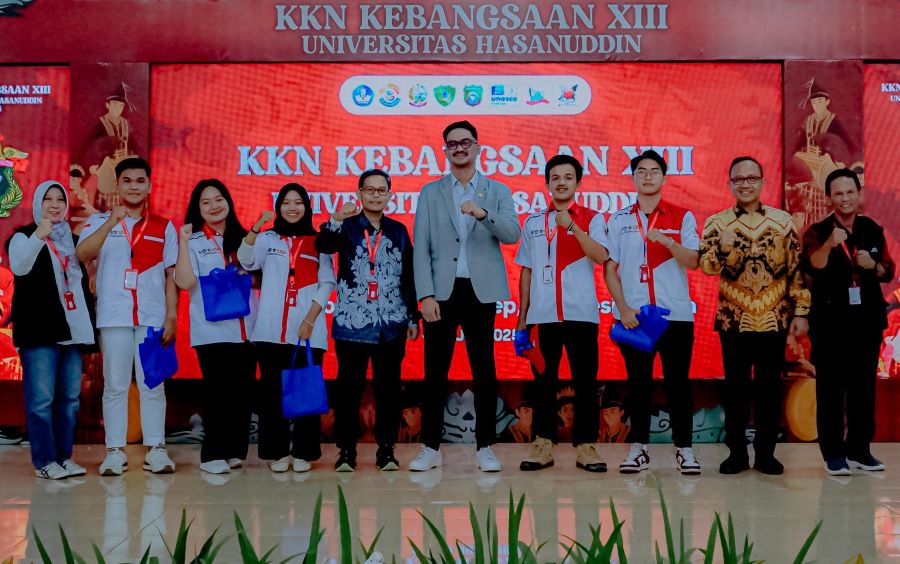 Teguh Iswara Perkenalkan Konsep Estetika Berkelanjutan ke Mahasiswa Unhas