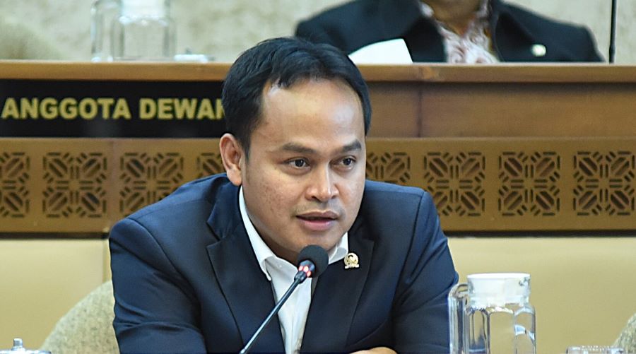 Ujang Bey: Cacat Demokrasi Rakyat yang Harus Membayar
