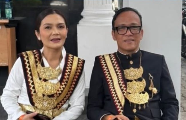 KPK Amankan Sejumlah Barang Elektronik Hingga Alphard dari Rumah Noel