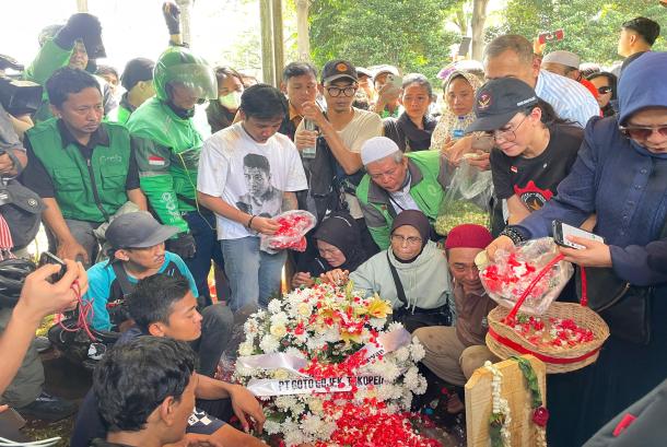 Lita Gading Tak Gentar Hadapi Ahmad Dhani