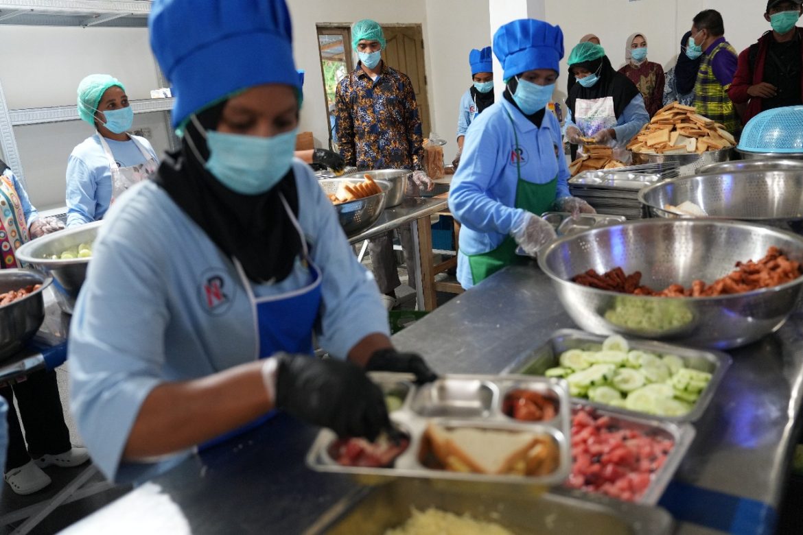 Penerima Manfaat Program Makan Bergizi Gratis Ditarget Capai 20 Juta Sebelum 17 Agustus