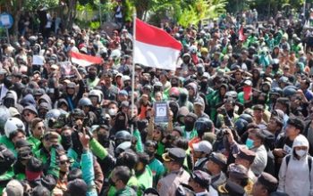 Demo Masif Akibatkan 10 Orang Meninggal Dunia
