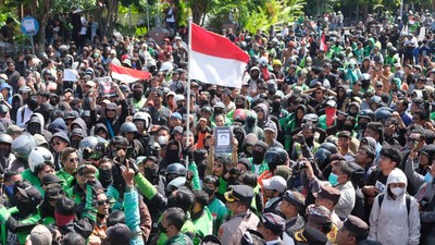 Demo Masif Akibatkan 10 Orang Meninggal Dunia