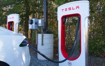 NHTSA Mulai Penyelidikan soal Keluhan Pintu Tesla Tak Berfungsi