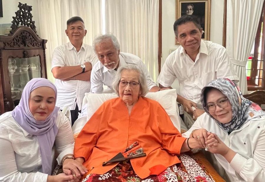 Eyang Merry Hoegeng “Dibalik Lelaki Sukses, terdapat Sosok Perempuan Hebat”