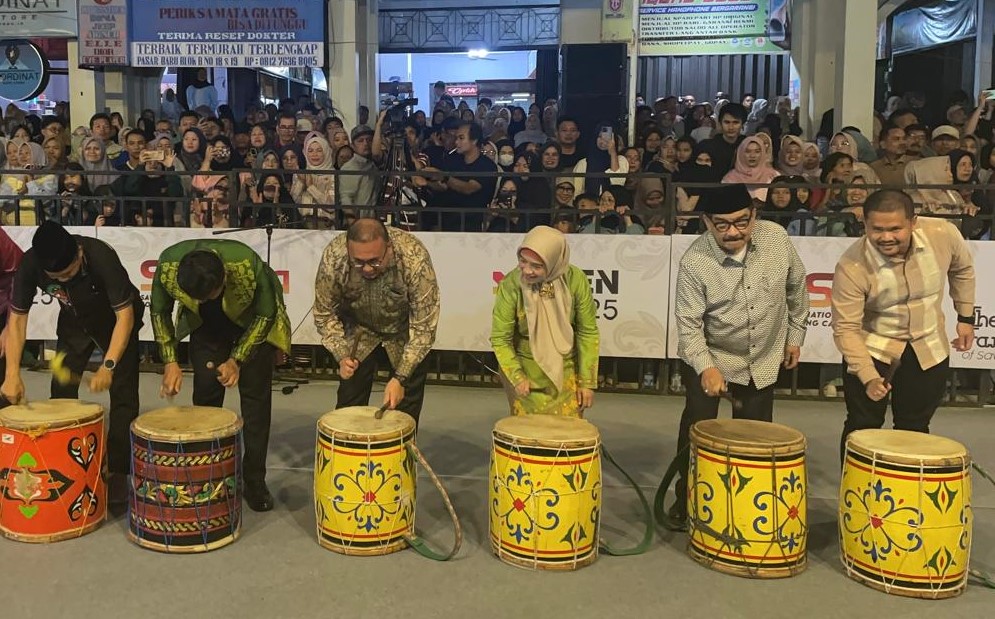Shadiq Pasadigoe: Songket Simbol Kebanggaan dan Jati Diri