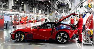 Presisi Tinggi di Maranello, Ferrari Pertahankan Semangat "Cavallino Rampante" di Electrica