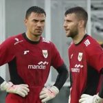 Paes Atau Emil di Bawah Mistar Garuda saat Lawan Saudi?