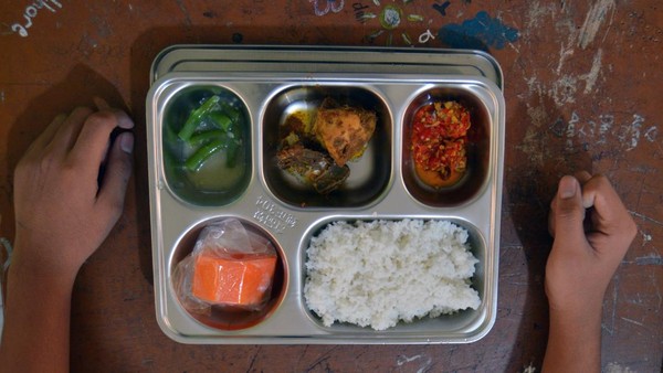 Publik Desak Evaluasi Terhadap Program Makan Bergizi Gratis