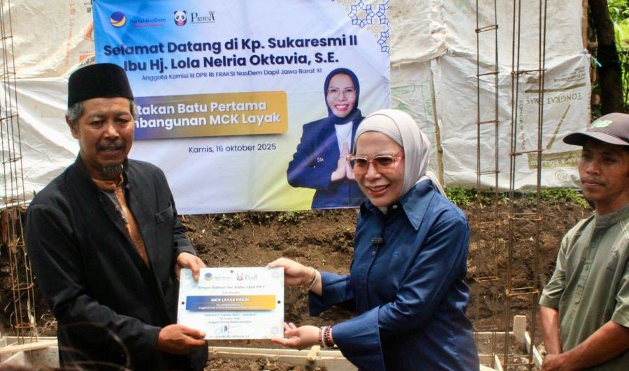Lola Nelria Oktavia Bangun Fasilitas MCK Layak Di Kecamatan Cigedug Garut