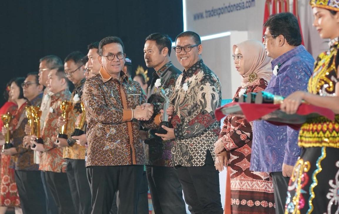 Tempe Azaki Tembuh 12 Negara, Diganjar Primaniyarta Award 2025