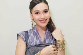 Ayu Ungkap Cara Tanggapi Tudingan Jadi "Mesin Pencari Uang"