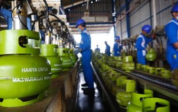 Bahlil dan Menkeu Bahas Pasokan LPG Bersubsidi Jelang Hari Raya Natal dan Tahun Baru