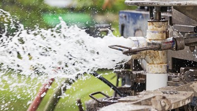 Lumpur Tebal, Enam Titik Bor Berhasil Keluarkan Air Bersih di Lokasi Bencana