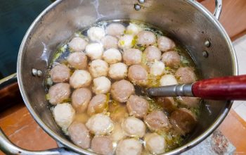 Masak Besar dan Bangun Sumur Bor Diberikan untuk Korban Bencana