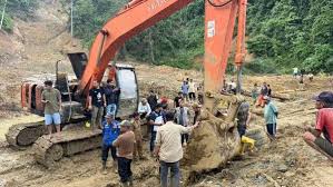 Polda Riau Kirim Peralatan Kerja Bantu Pemulihan Bencana di Dua Provinsi