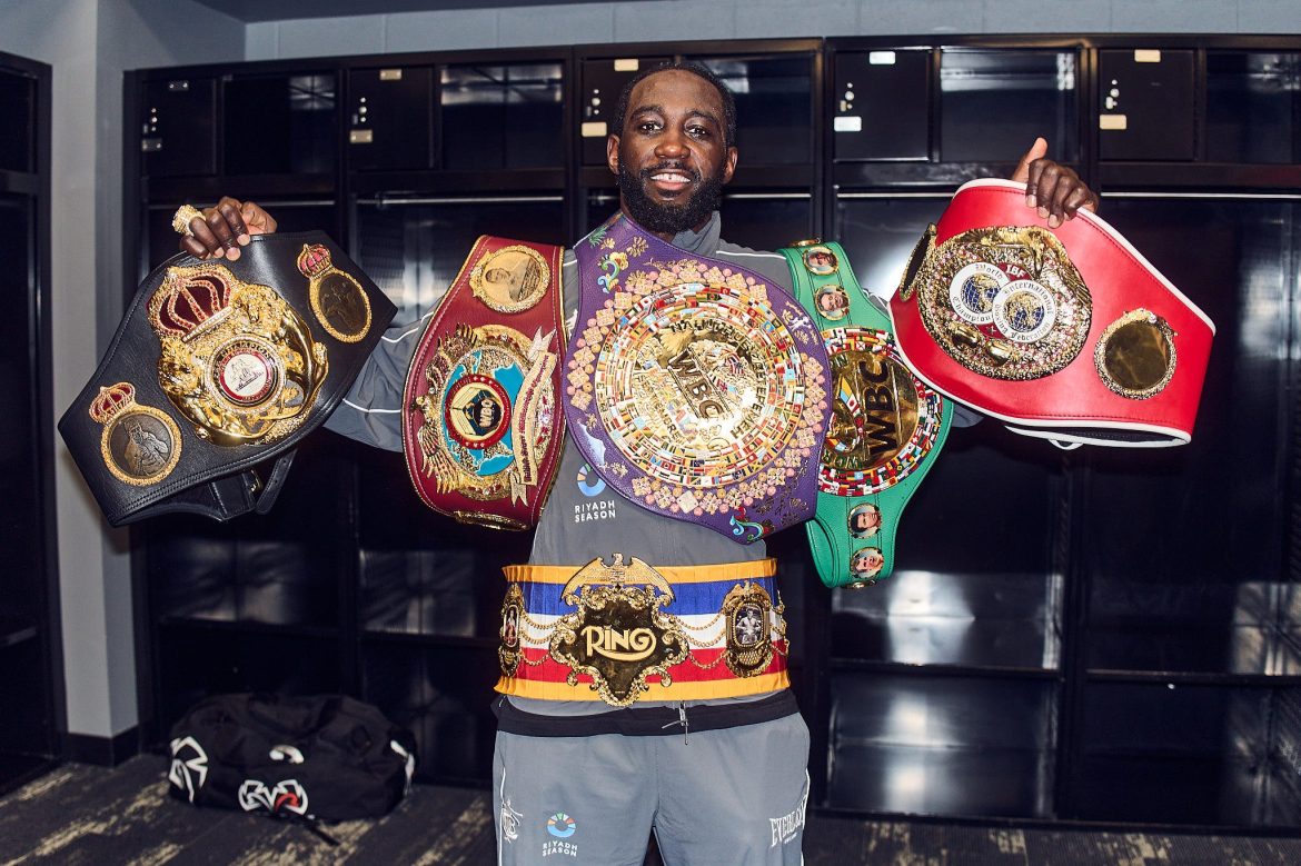 Crawford Torehkan Prestasi Bersejarah dan Tutup Karier di Level Tertinggi