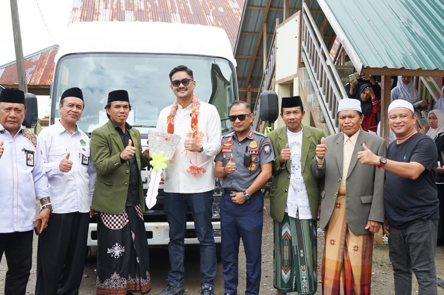 Teguh Iswara Sukses Perjuangkan Bus Sekolah untuk Ponpes Nurul Falah Borong Ganjeng
