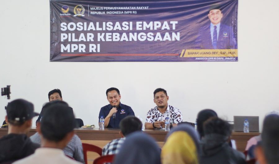 Ujang Bey Gelorakan Semangat Mencintai Pancasila Di Sukamantri, Sumedang