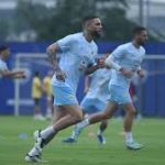 Mantan Pemain Paris Saint-Germain Antusias Latihan Perdana dengan Maung Bandung