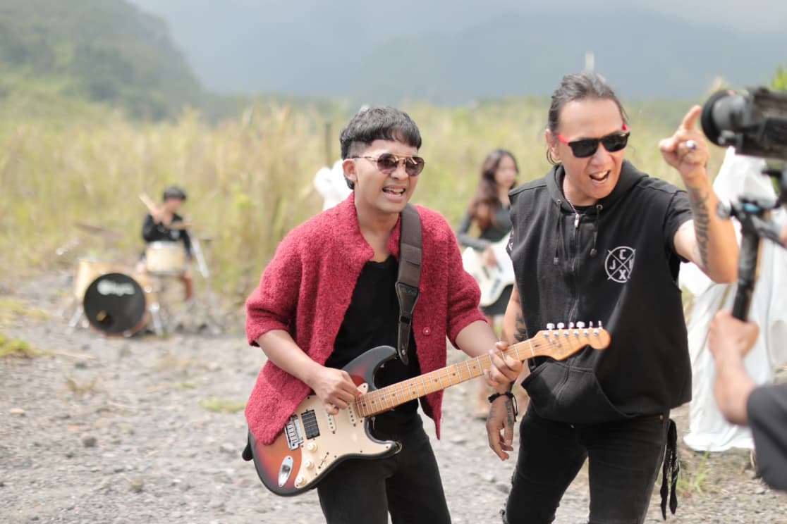 Tanda Seru Gandeng Roy Jeconiah ex Boomerang Rilis Ulang “Panitia Akhirat”