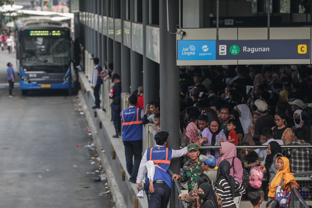 Transjakarta Imbau Seluruh Pelanggan untuk Saling Jaga dan Peduli