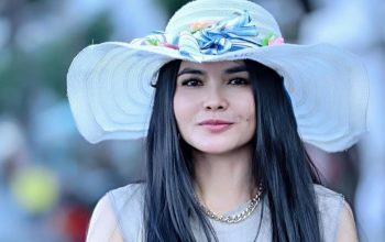 Netizen Anggap Aneh Sikap Istri Almarhum "Kang Mus"