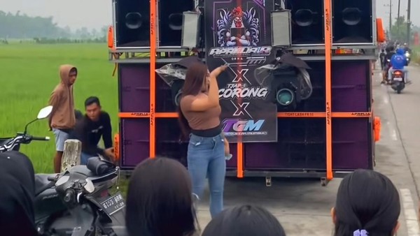 MPR Soroti Sahur on the Road yang Tampilkan Sound Horeg dan Penari Seksi