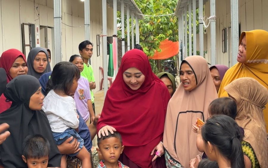 Bunda Lisda Beri Bantuan Korban Bencana Sumatra di Pesisir Selatan